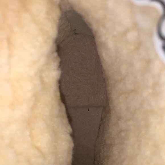 COBBIES satin Sherpa tassel boots women’s size 8.5 - Picture 15 of 16